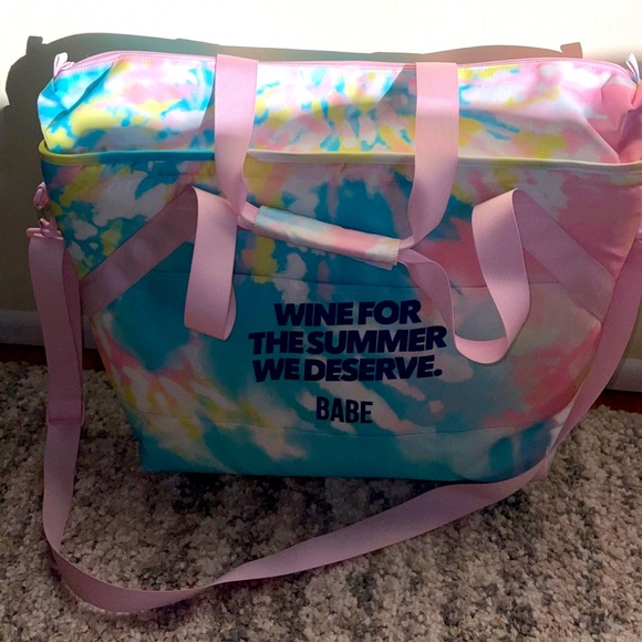 Pastel colors XL cooler bag, cup and t-shirt bundle like new condition - Picture 8 of 15